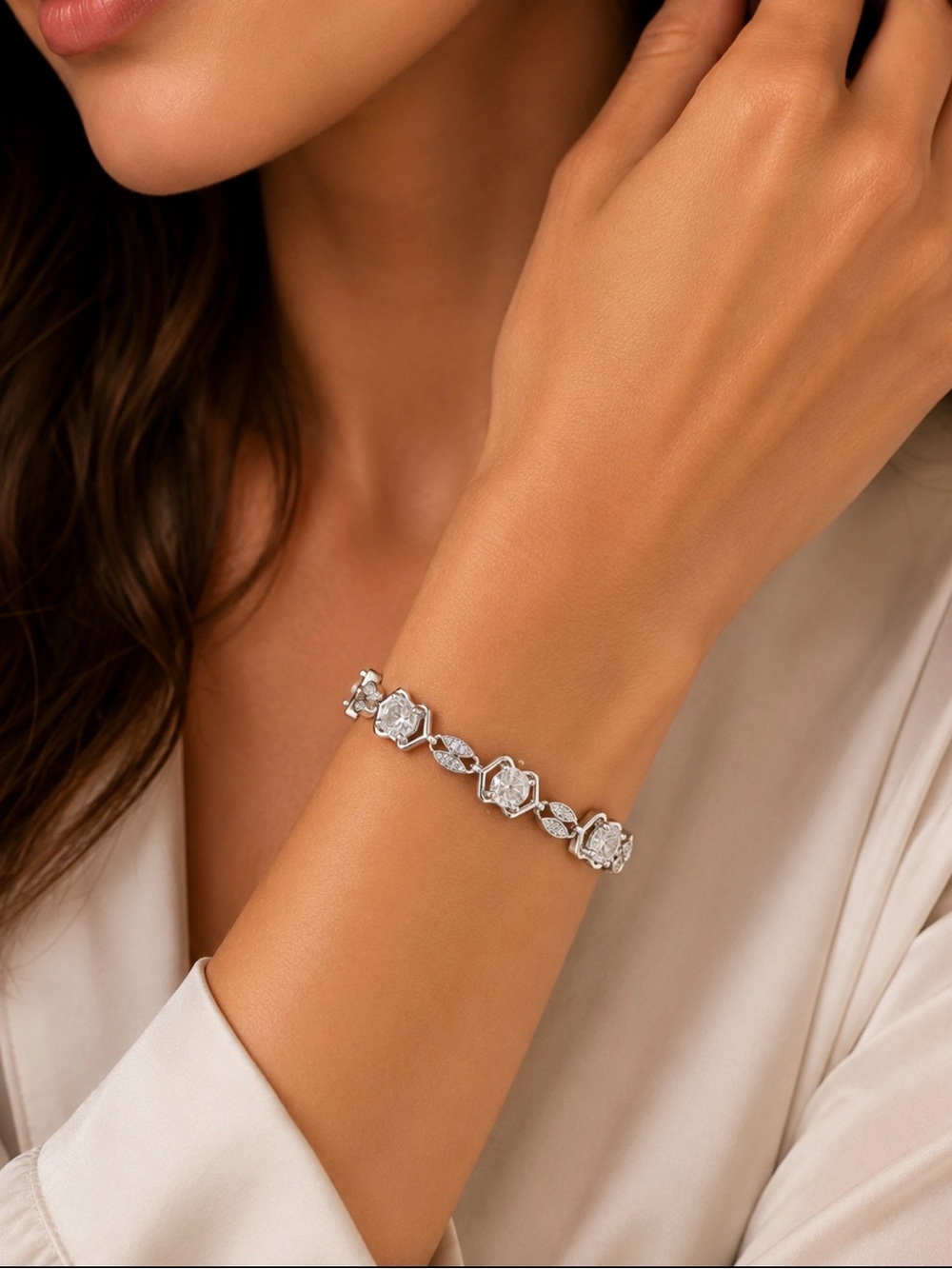 NEW!! 14k White Gold Plated Statement Clear Crystal Tennis Bracelet - 8”